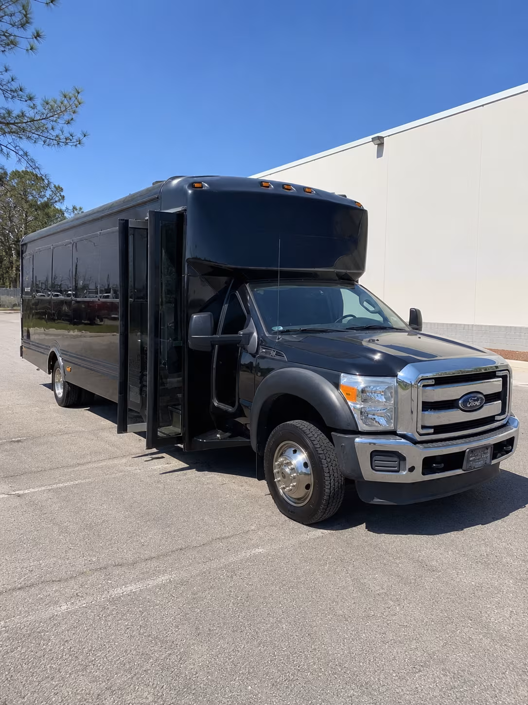 phoenix book the perfect ride with phoenix prom bus rentals